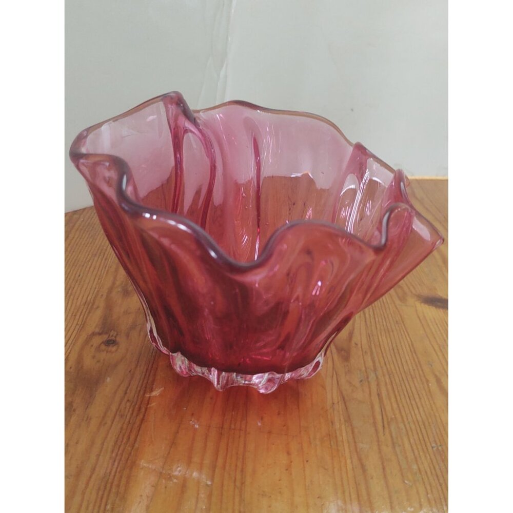 Anthony Rossi Hand Blown Glass Fluted Edge Cranberry Bowl 6" x 6" x 4.5" Canada